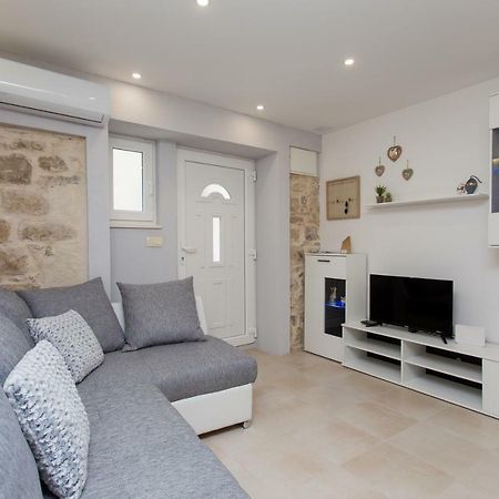 Studio Apartman "Brce" Kaštela Eksteriør billede